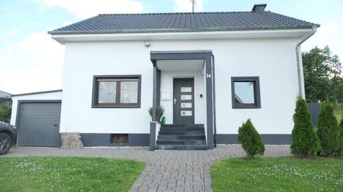 Frontfoto - Einfamilienhaus mit 147,00 m&sup2; in Roth bei Prüm zum Kaufen