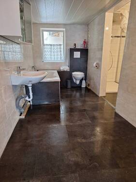 Bad Toilette, Wanne OG. - 