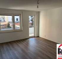 *Südbalkon - 3 Zimmer - renoviert - AR - WC separat - Stellplatz oder Garage möglich* - Nürnberg Steinbühl