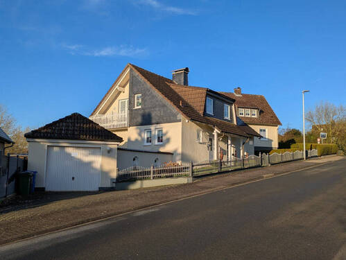 Straßenansicht - 2 Einfamilienhäuser in gesuchter Lage von Korbach