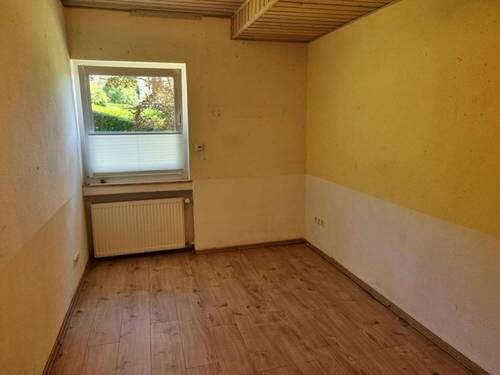 UG - Kinderzimmer/Büro - 
