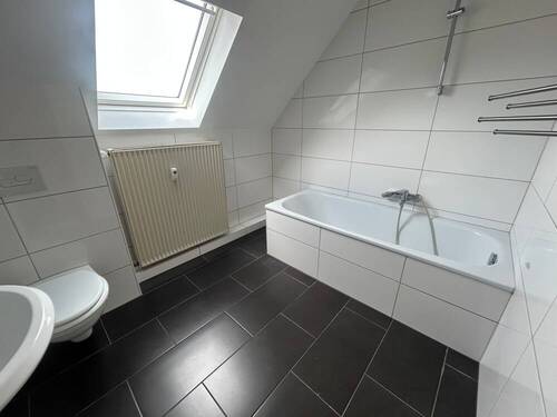 Bad - 3 Zimmer Etagenwohnung zur Miete in Mannheim-Wohlgelegen