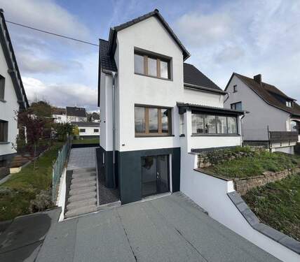 AUßENANSICHT - Einfamilienhaus mit 127,00 m² in Erpel zum Kaufen