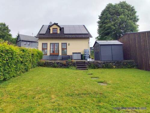 Rückansicht ab Grundstückgrenze - 5 Zimmer Einfamilienhaus in Schwall
