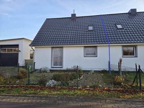 Vorderansicht - KLEIN ABER FEIN - KUSCHLIGE DHH AUF DEM LAND - RUHIGE LAGE