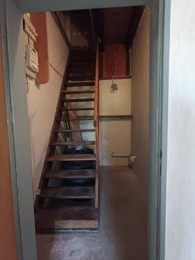 Einliegerwohnung - Aufgang ins Haupthaus - 
