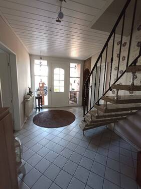 Eingang / Flur - Einfamilienhaus mit 310,00 m&sup2; in Rastede-Wapeldorf zum Kaufen