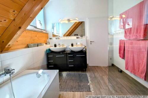 Bad mit zwei Waschbecken - 