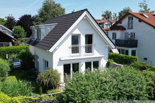 Sonnige Südseite mit franz Balkonen - 5 Zimmer Einfamilienhaus in Schondorf am Ammersee