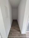 Niesche im Flur - 