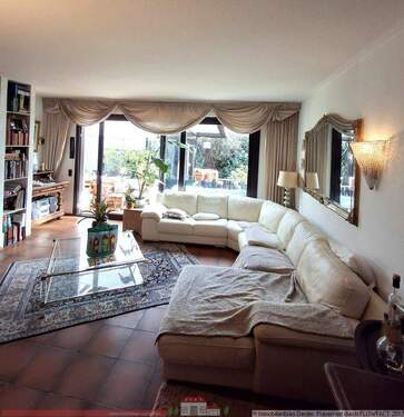 Großzügiges Wohnen - Nicht von der Stange! Großzügiges Wohnen mit innovativer Gebäudetechnik ( FBH, PV Erdwärmepumpe)