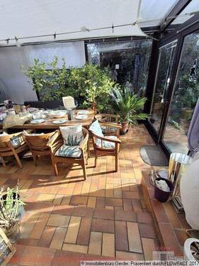 Blick in den Wintergarten - 3 Zimmer Mehrfamilienhaus, Wohnhaus in Leverkusen