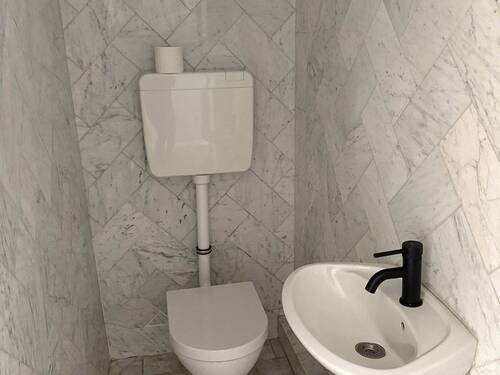 Separate Toilette.jpg - 