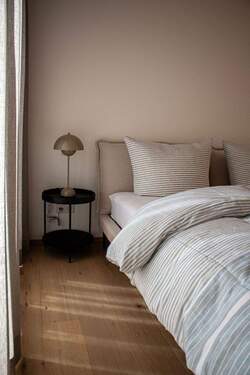 Schlafzimmer (Beispielbild) - Etagenwohnung mit 61,00 m² in München zur Miete