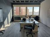 Schreibtischplätze 1 - Sofort nutzbare, großzügige Schreibtischplätze im lebendigen Gewerbegebiet