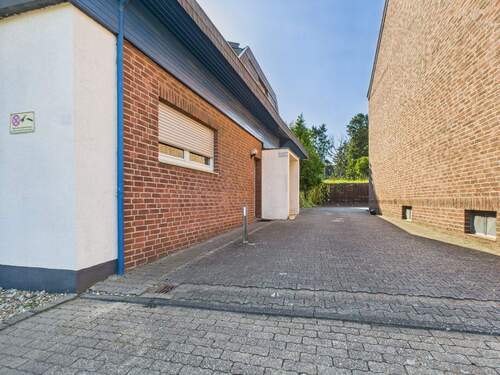 WWW.BOUWENS.DE - 6 Zimmer Mehrfamilienhaus, Wohnhaus zum Kaufen in Gangelt