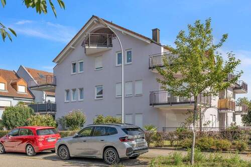 Ansicht Gebäude - Wohnung kaufen Karlsruhe - Tolle Studio-Wohnung mit Balkon und mit TG-Stellplatz