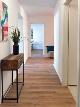 Musterwohnung_Eingangsbereich - 3 Zimmer Etagenwohnung in Solingen