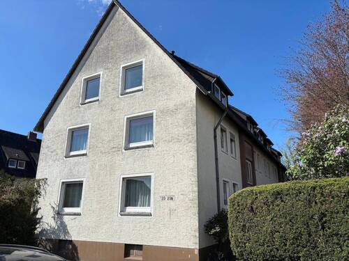 Straßenansicht - ~~Kleine 2,5 Zimmer Dachgeschosswohnung in Bünde-Mitte!!~~