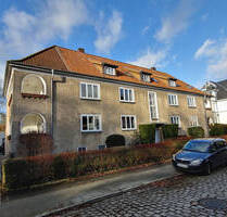 Nähe Stadtpark: Ruhige 4-Zimmer-Wohnung mit Süd-West-Loggia in 23568 Lübeck-St.Gertrud, Lutherstr.
