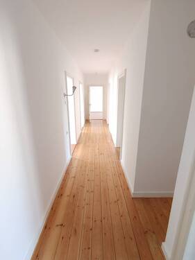 Flur - Etagenwohnung mit 99,40 m² in Lübeck zur Miete