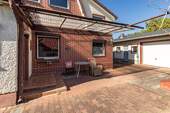 Terrasse vor dem Hauseingang - 