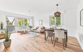 Möblierungsbeispiel Wohnzimmer - 3 Zimmer Wohnung mit Balkon und 2 Garagen