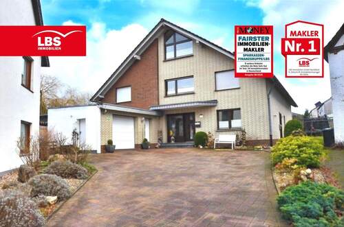 Vorderansicht - Modernisiertes Bauernhaus mit eigenen Charme in Bad Wünnenberg- Fürstenberg