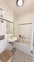 Bad mit Wanne - 