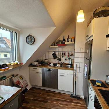 Bild 1 - Charmante 3-Zimmer Dachgeschosswohnung inkl. Küche in zentraler Lage