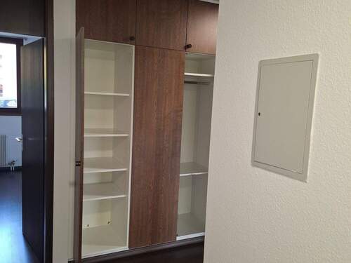 Flur mit Einbauschrank - 