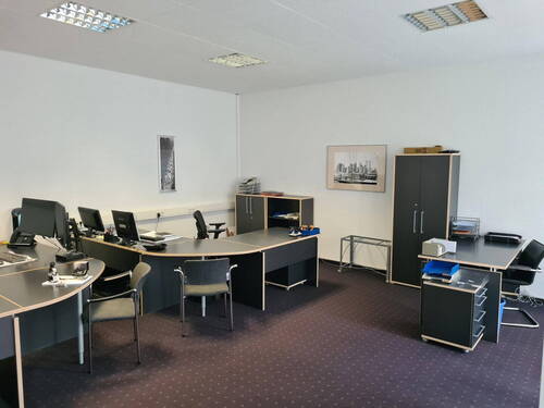 Gemeinschaftsbüro zur Strasse - 