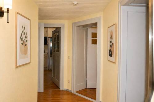 Flur nach innen - 2 Zimmer Etagenwohnung zum Kaufen in Berlin