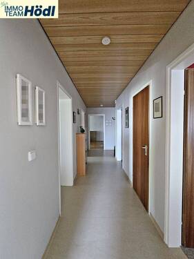 Flur - 4 Zimmer Etagenwohnung in Reutlingen