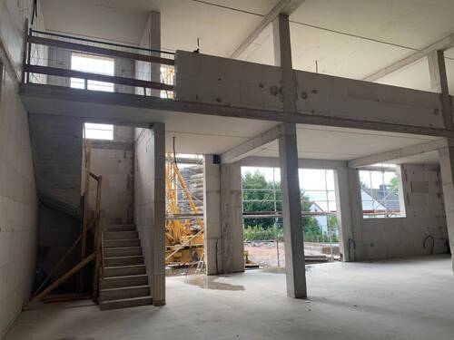 Aufgang Empore große Halle 1.JPG - Das Zuhause für Ihr Heizungsgewerbe, Fahrradwerkstatt, Reifenhandel mit 200qm Außenfläche
