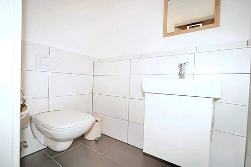 Gäste-WC (Nachbarwohnung) - 