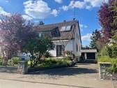 Außenansicht Vorderseite - Gepflegte Doppelhaushälfte in ruhigem Wohngebiet