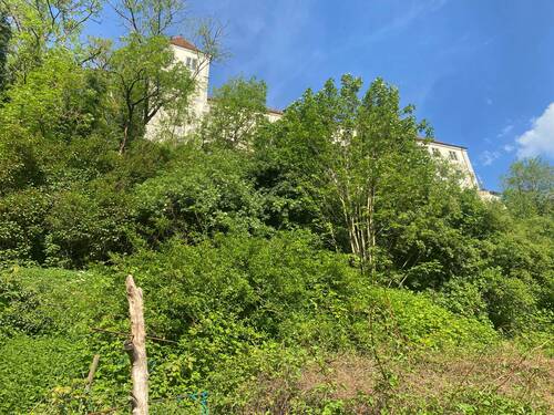 Schlossansicht vom Garten - Gemütliche 6-Zimmer-Maisonette-Wohnung mit besonderem Flair