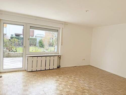 Zimmer 1 - 6 Zimmer Reihenmittelhaus in Nürnberg