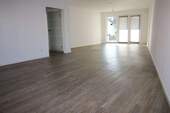 Wohnbereich mit Zugang auf die Terrasse - Stilvoll wohnen - Moderne Wohnung mit Terrasse
