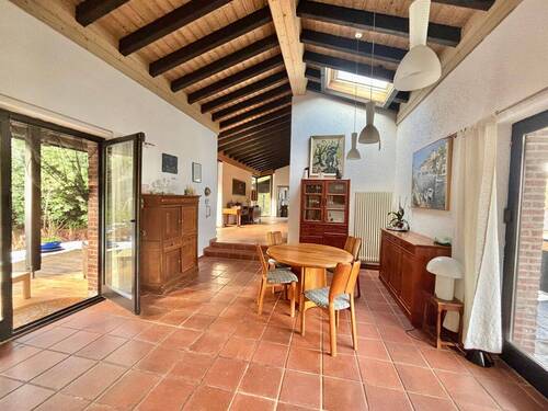 Essbereich mit Ausgänge auf Loggia und Terrasse - 