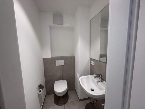 Gästetoilette - 3 Zimmer Etagenwohnung zur Miete in Poing