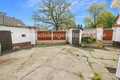 Hofbereich mit Zufahrt - 