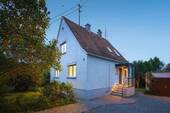 Ansicht bei Dämmerung - 4 Zimmer Einfamilienhaus zum Kaufen in Gessertshausen