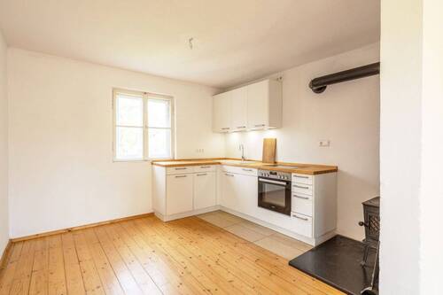 Einbauküche von 2019 mit Schwedenofen - 4 Zimmer Einfamilienhaus in Gessertshausen
