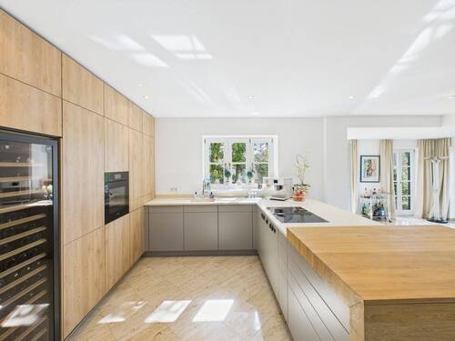 Moderne Küche ... - 9 Zimmer Einfamilienhaus in Wiesbaden