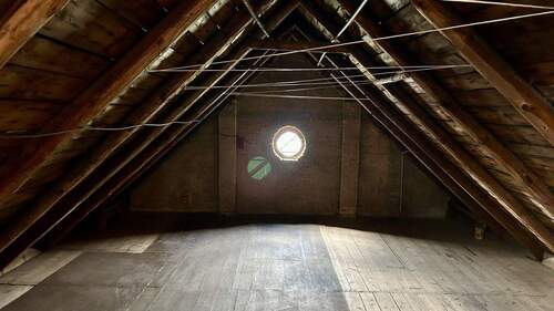 Blick auf den Dachboden - 