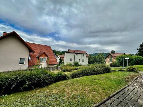Blick Richtung See - Etagenwohnung mit 75,00 m² in Schmalkalden zum Kaufen