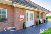 Einladender Eingangsbereich - 9 Zimmer Mehrfamilienhaus, Wohnhaus in Bardowick
