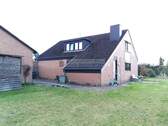Ansicht vom Garten - 6 Zimmer Doppelhaushälfte zum Kaufen in Zeven